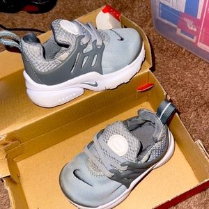 Toddler shoes size 5